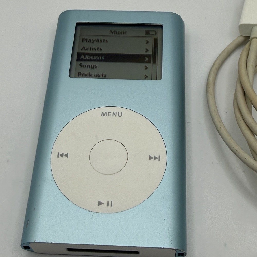 Apple iPod A1051 Light Blue 4GB Model P9436LL Works Music - Picture 2 of 14
